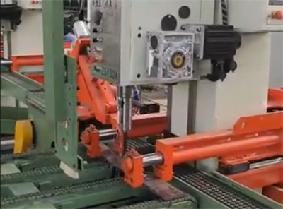 Z5132A單(dan)軸數控鑽(zuàn)床（汽車彈(dàn)簧鋼闆鑽(zuan)孔自動生(sheng)産線）